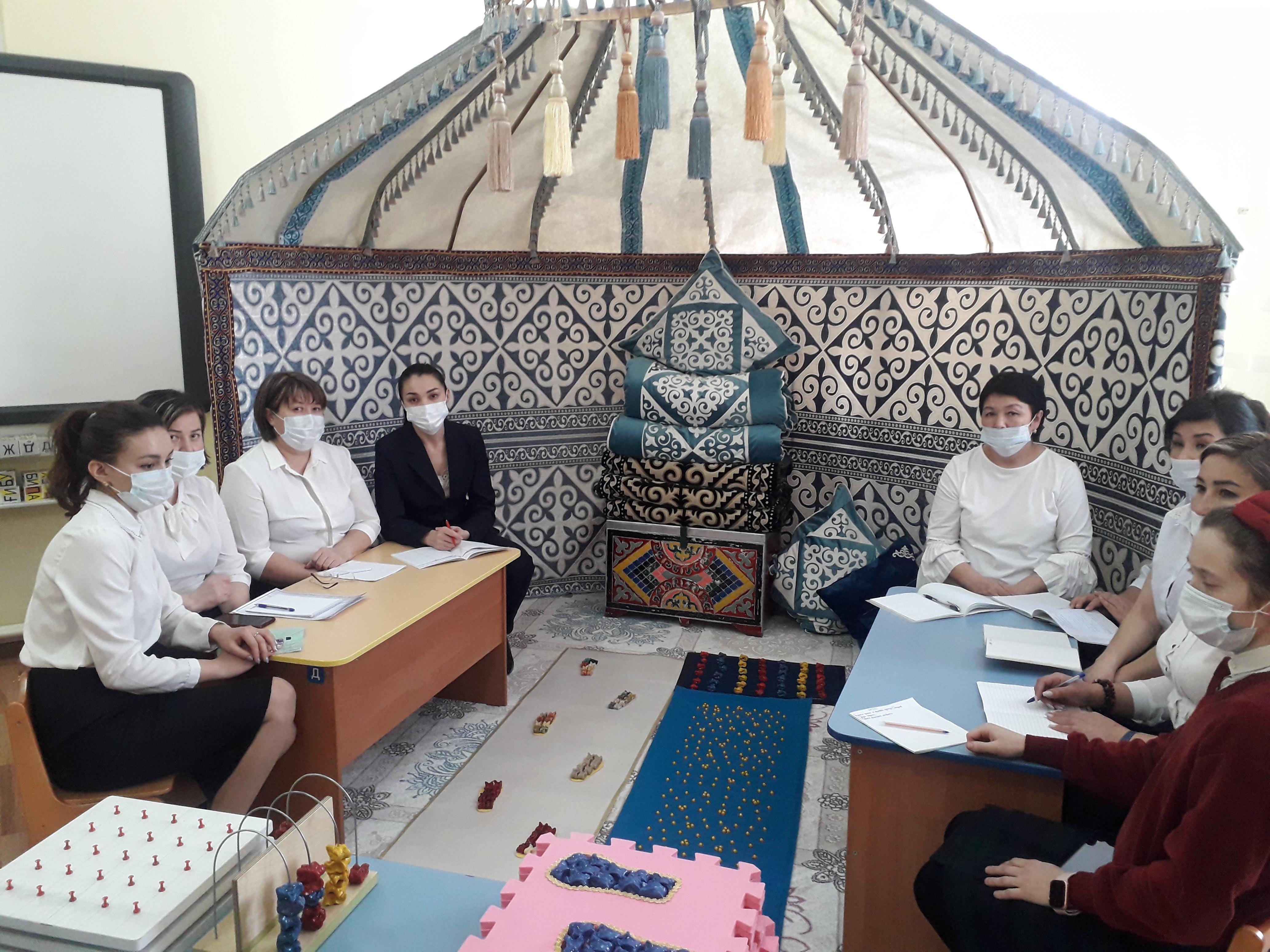 №2  педсовет. Тема: «Речь развиваем – интеллект повышаем» Цель педсовета: - провести системный анализ педагогической деятельности по созданию предметно-развивающей среды для речевого развития детей.